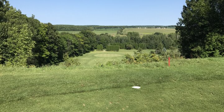 golf course in Wisconsin with huge elevation change to green - Cherry Hills Golf Course